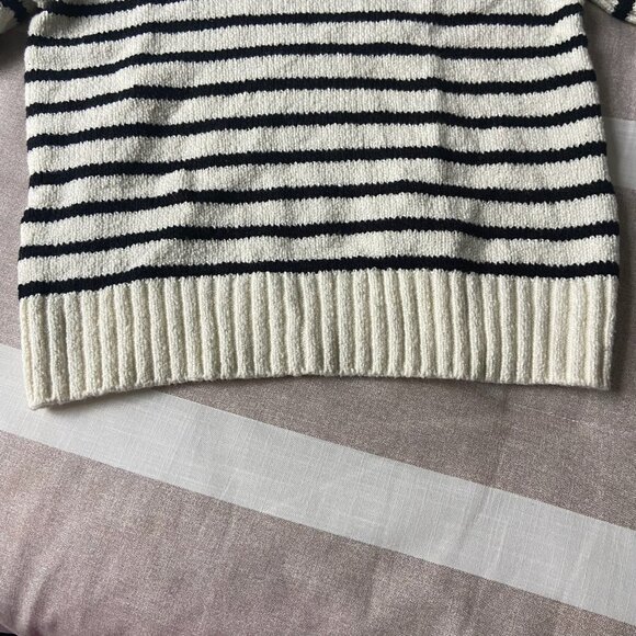 NWT The A&F Madeline Crew Sweater Tee - Picture 4 of 5